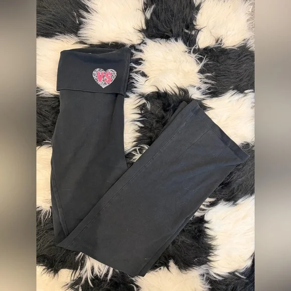 Victoria's Secret PINK Black Flare Leggings with Pink Heart Logo - Picture 1 of 7